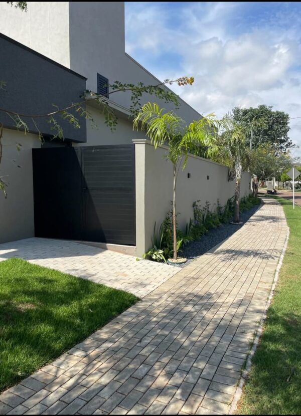 Casa em condomínio - REF 008