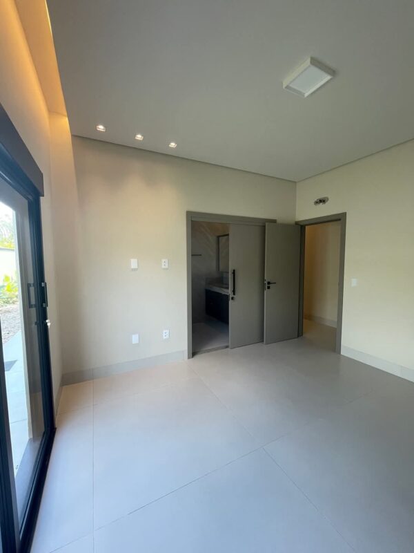 Casa em condomínio - REF 008