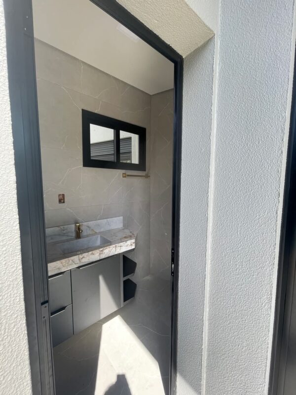 Casa em condomínio - REF 008
