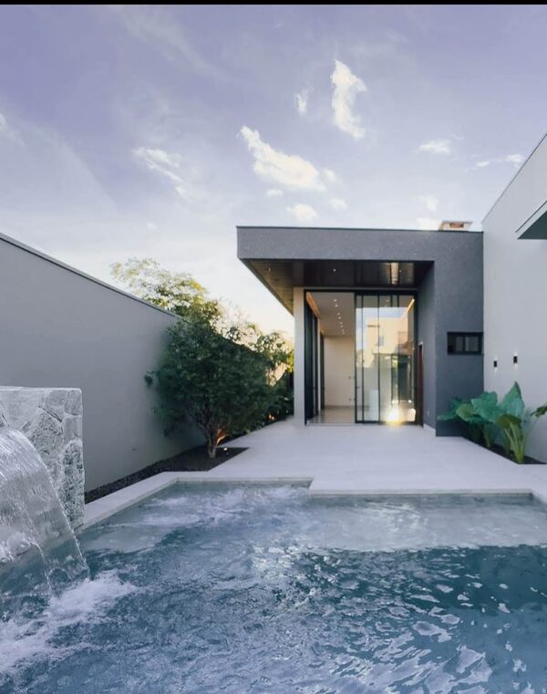 Casa em condomínio - REF 005
