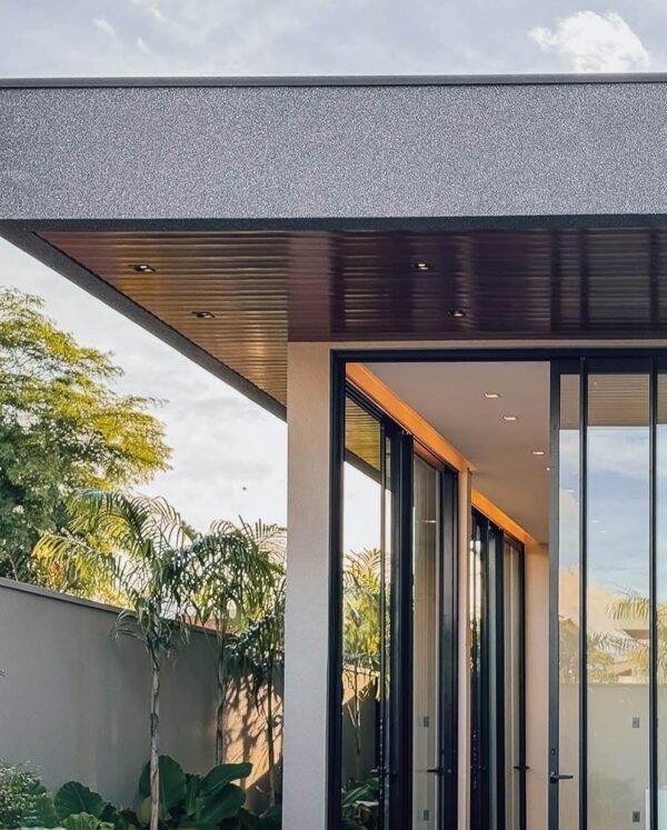 Casa em condomínio - REF 005