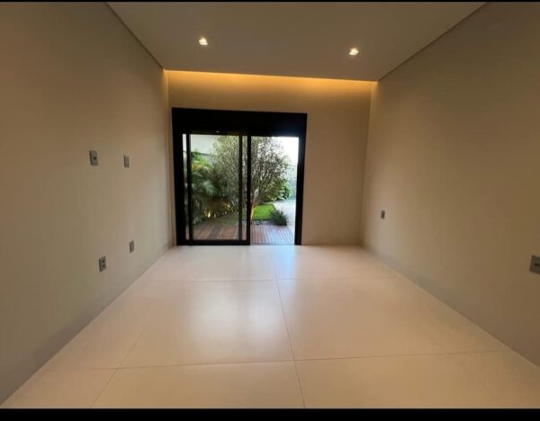 Casa em condomínio - REF 007