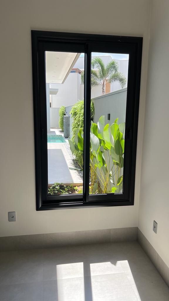 Casa em condomínio - REF 006