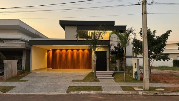 Casa em condomínio - REF 006