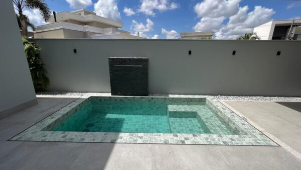 Casa em condomínio - REF 006