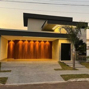 Casa em condomínio - REF 006