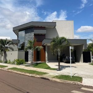 Casa em condomínio - REF 008
